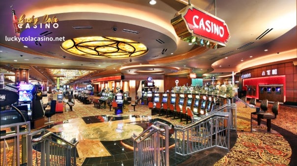 Mula nang lumitaw ang mga unang online na casino noong 1990s, hinati ng debate ang mga manunugal sa mga sumusuporta