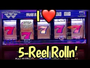 Multi reel slot machine